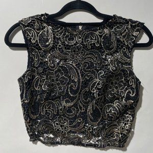 𝅺SLEEVELESS lace crop top
